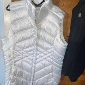 New north face white vest